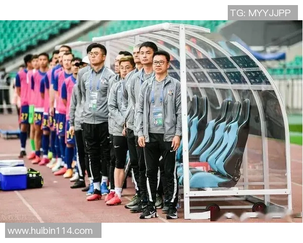 深入分析西安滑板队中路突破战术的独特魅力与实战应用 深入分析西安滑板队中路突破战术的独特魅力与实战应用