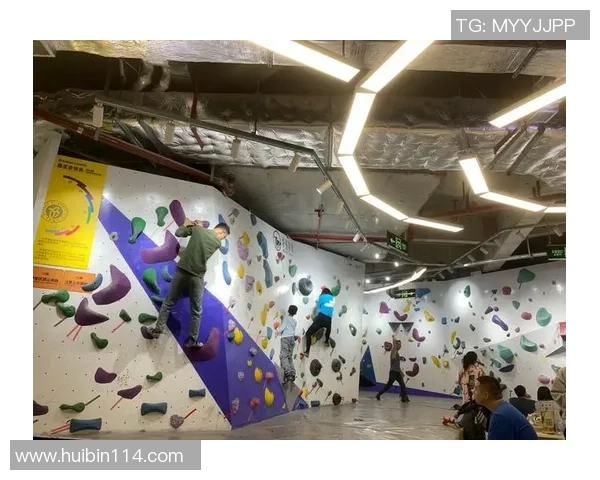 重庆攀岩队在极限运动世界杯中的精彩表现与状态分析